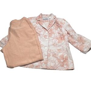 Alfred‎ Dunner Peach 2 pc pant suit women’s size 8P top and pants size  10 (E64)
